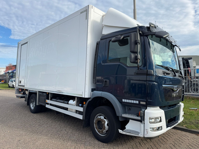 MAN TGM 12.220 / Carrier / Euro 6 / Tail Lift / TUV: 9-2026 / Belgium Truck - Refrigerator truck: picture 4 MAN TGM 12.220 / Carrier / Euro 6 / Tail Lift / TUV: 9-2026 / Belgium Truck - Refrigerator truck: picture 4