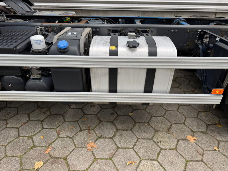 Cab chassis truck Volvo FM 410 / 8X4 / I-Shift / ADR / Tridem / TUV: 6-2026 / NL Truck: picture 15 Cab chassis truck Volvo FM 410 / 8X4 / I-Shift / ADR / Tridem / TUV: 6-2026 / NL Truck: picture 15