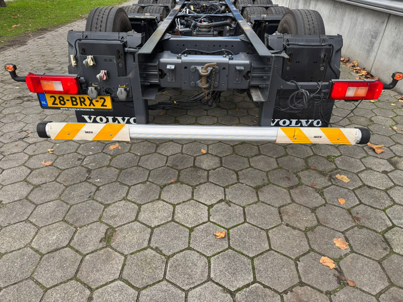 Cab chassis truck Volvo FM 410 / 8X4 / I-Shift / ADR / Tridem / TUV: 6-2026 / NL Truck: picture 18 Cab chassis truck Volvo FM 410 / 8X4 / I-Shift / ADR / Tridem / TUV: 6-2026 / NL Truck: picture 18