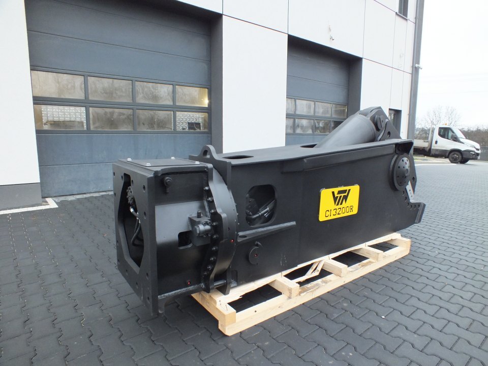 VTN CI 3200 R Hydraulic scrap metal shear 3260 kg - Demolition shears for Excavator: picture 3 VTN CI 3200 R Hydraulic scrap metal shear 3260 kg - Demolition shears for Excavator: picture 3