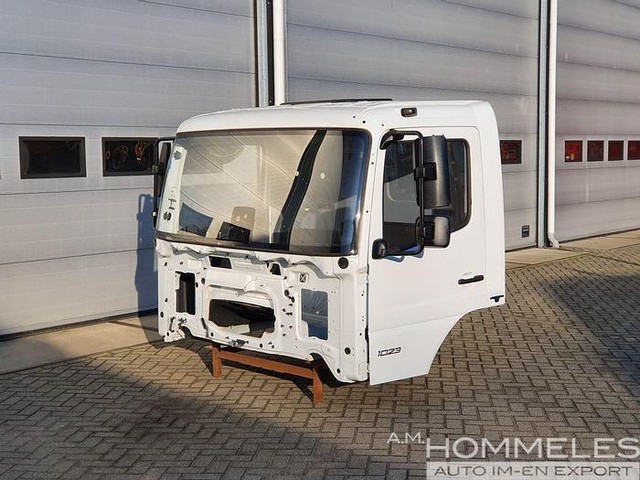 Mercedes-Benz Atego - Cab and interior: picture 1 Mercedes-Benz Atego - Cab and interior: picture 1