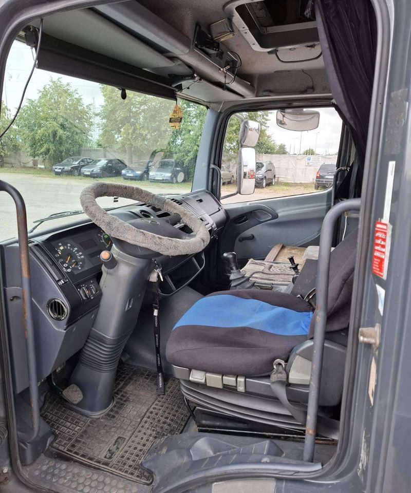 Mercedes-Benz Atego 818 - Curtainsider truck: picture 4 Mercedes-Benz Atego 818 - Curtainsider truck: picture 4