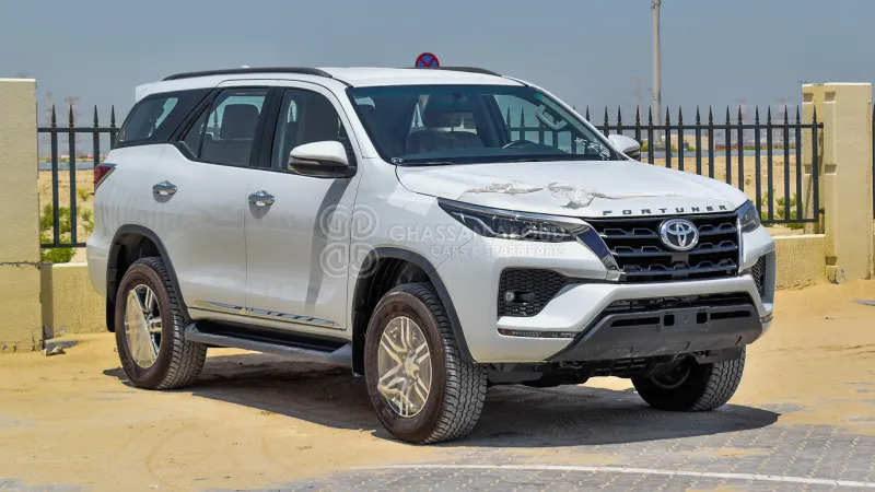 Toyota Fortuner  4x4 - SUV: picture 3 Toyota Fortuner  4x4 - SUV: picture 3
