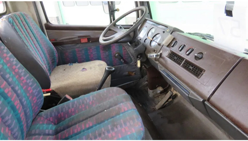 Mercedes-Benz 1514 Manual diesel pomp. Very clean - Cable system truck: picture 2 Mercedes-Benz 1514 Manual diesel pomp. Very clean - Cable system truck: picture 2