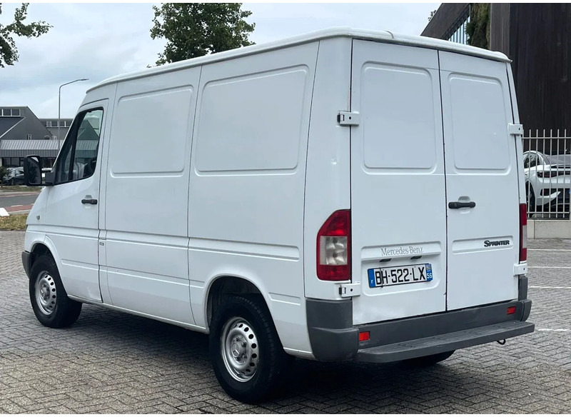 Mercedes-Benz Sprinter 208 3 seats. Very good bus! 100% engine and gearbox! France use - Panel van: picture 5 Mercedes-Benz Sprinter 208 3 seats. Very good bus! 100% engine and gearbox! France use - Panel van: picture 5