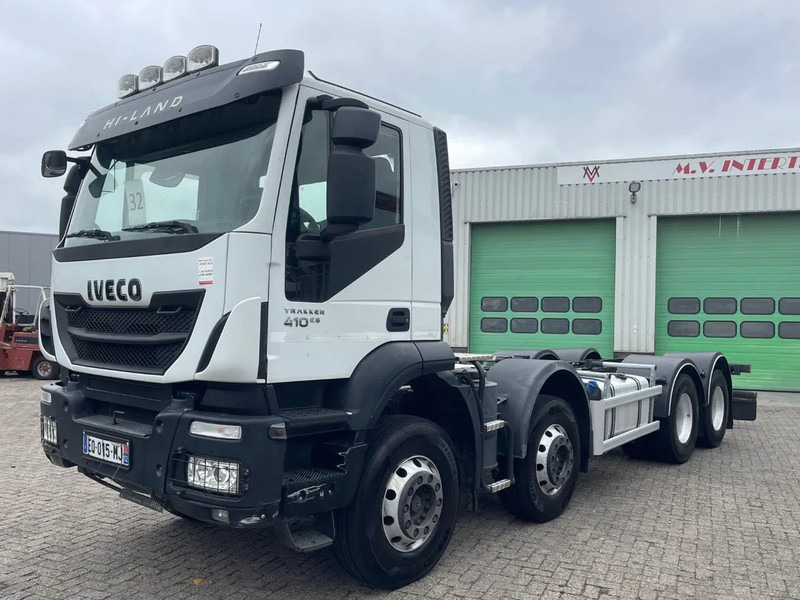 Iveco Trakker 410 PTO, RETARDER, 8x4 , 442000 km! - Tractor unit: picture 1 Iveco Trakker 410 PTO, RETARDER, 8x4 , 442000 km! - Tractor unit: picture 1