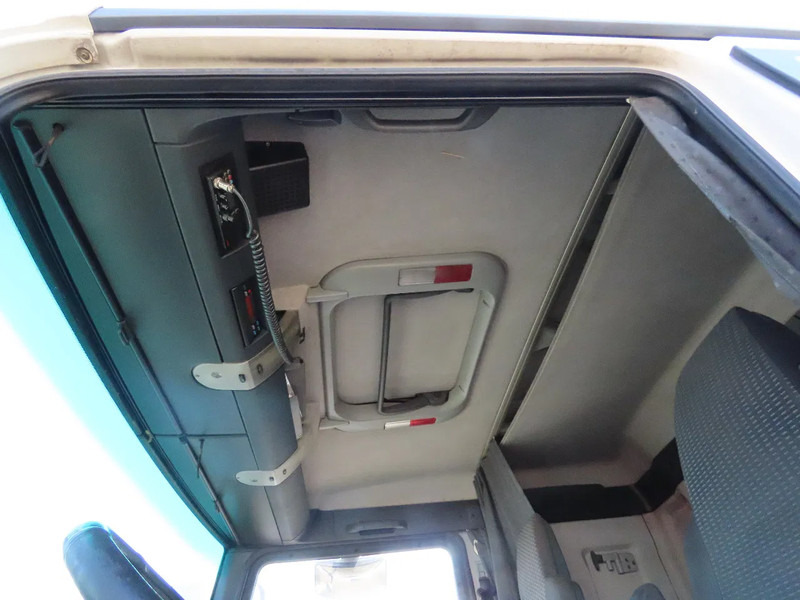 Tractor unit MAN TGA 18.390 Manual: picture 13