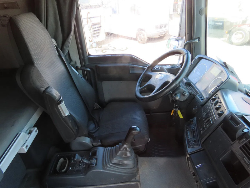 Tractor unit MAN TGA 18.390 Manual: picture 10