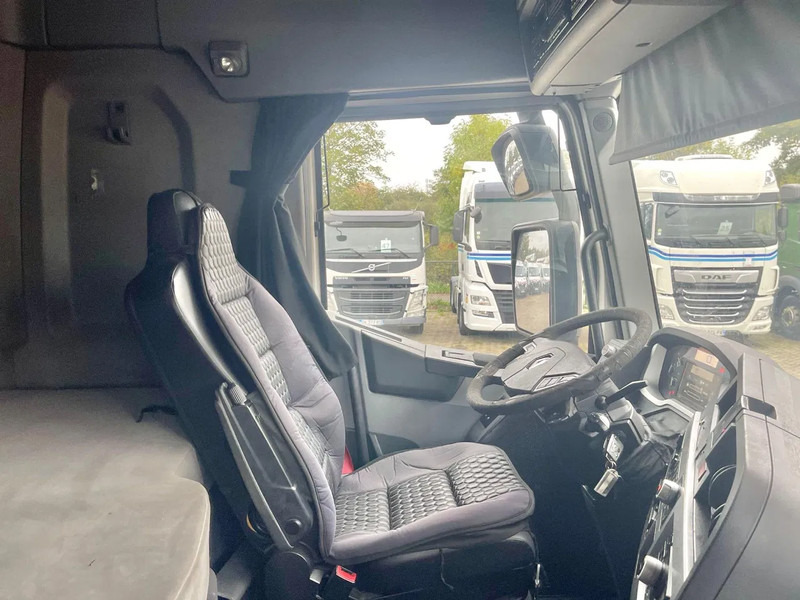 Tank truck Volvo FM 12.380 8X4 SILO AUGER / AIR GREAT CONDITION / fully serviced!: picture 17 Tank truck Volvo FM 12.380 8X4 SILO AUGER / AIR GREAT CONDITION / fully serviced!: picture 17