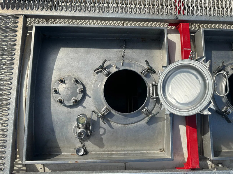 Storage tank for transportation of chemicals CIMC 20FT ISO, 25.080L/1-COMP/3 BAFFELS/4 covers, 5Y valid until 12/2026: picture 15