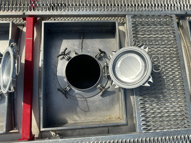 Storage tank for transportation of chemicals CIMC 20FT ISO, 25.080L/1-COMP/3 BAFFELS/4 covers, 5Y valid until 12/2026: picture 14