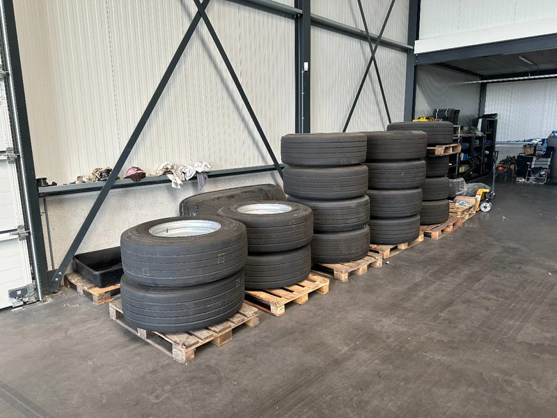 Diversen 14x 385/65-R22.5 on rims - Tire for Truck: picture 1 Diversen 14x 385/65-R22.5 on rims - Tire for Truck: picture 1