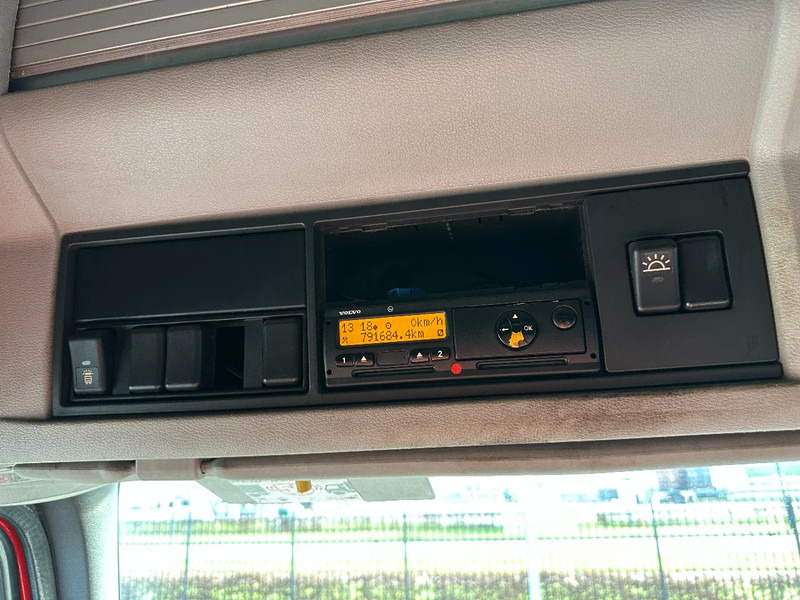 Tractor unit Volvo FH 13.420 GLOBETROTTER, ADR, Euro5, VEB, Belgian Truck: picture 19