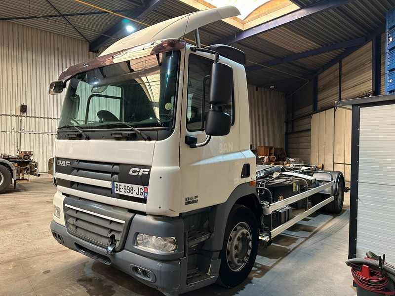 DAF CF 85.410 19T - 4x2 HOOKLIFT DALBY 16T - 5350mm - MANUAL ZF - TUV 09/2025 - EURO 5 - A/C - Hook lift truck: picture 3 DAF CF 85.410 19T - 4x2 HOOKLIFT DALBY 16T - 5350mm - MANUAL ZF - TUV 09/2025 - EURO 5 - A/C - Hook lift truck: picture 3