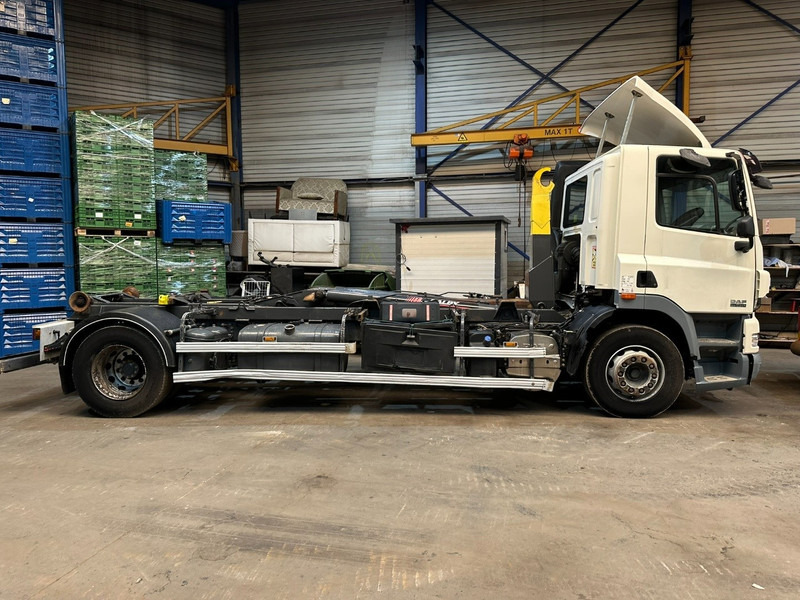 DAF CF 85.410 19T - 4x2 HOOKLIFT DALBY 16T - 5350mm - MANUAL ZF - TUV 09/2025 - EURO 5 - A/C - Hook lift truck: picture 4 DAF CF 85.410 19T - 4x2 HOOKLIFT DALBY 16T - 5350mm - MANUAL ZF - TUV 09/2025 - EURO 5 - A/C - Hook lift truck: picture 4