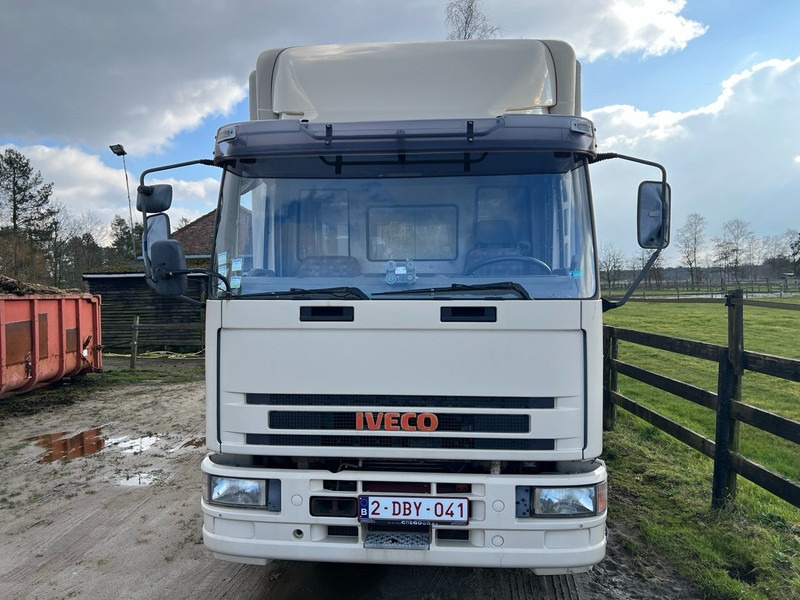 Iveco 120E18 - 3 HORSES - MANUAL - STEEL SUSPENSION - Horse truck: picture 3 Iveco 120E18 - 3 HORSES - MANUAL - STEEL SUSPENSION - Horse truck: picture 3
