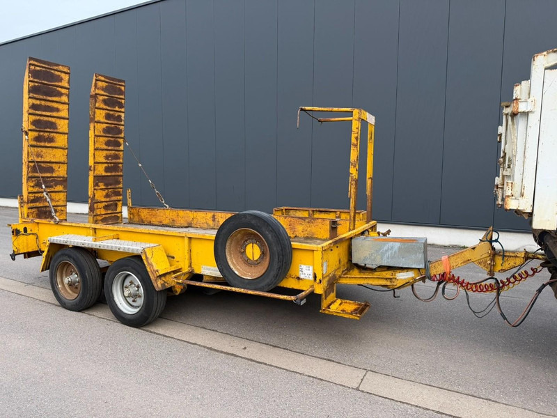 Louault R2CAS06 6T LOWLOADER / TIEFLADER / PORTE CHAR - HYDR RAMPS - STEEL SPRING / LAMES / BLATT - Low loader trailer: picture 1 Louault R2CAS06 6T LOWLOADER / TIEFLADER / PORTE CHAR - HYDR RAMPS - STEEL SPRING / LAMES / BLATT - Low loader trailer: picture 1