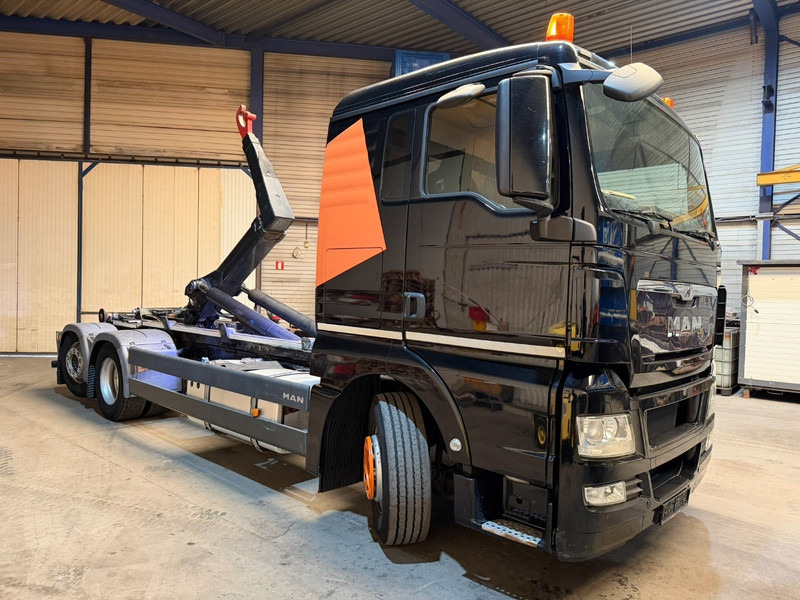 MAN TGX 26.400 6X2 + HOOKLIFT PALIFT 20T - LIFT + STEERING AXLE - EURO 5 - SLEEPERCAB - BE TRUCK - Hook lift truck: picture 2 MAN TGX 26.400 6X2 + HOOKLIFT PALIFT 20T - LIFT + STEERING AXLE - EURO 5 - SLEEPERCAB - BE TRUCK - Hook lift truck: picture 2