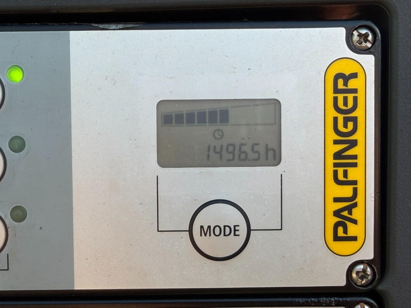 Hook lift truck Scania P400 6x4 ABROLLKIPPER + KRAN PALFINGER PK9001 EH - RETARDER - 5/6F + ROTATOR + RADIO - WB 3m90 - EURO 5 - HUB REDUCTION / SPRING - BE TRUCK: picture 17 Hook lift truck Scania P400 6x4 ABROLLKIPPER + KRAN PALFINGER PK9001 EH - RETARDER - 5/6F + ROTATOR + RADIO - WB 3m90 - EURO 5 - HUB REDUCTION / SPRING - BE TRUCK: picture 17