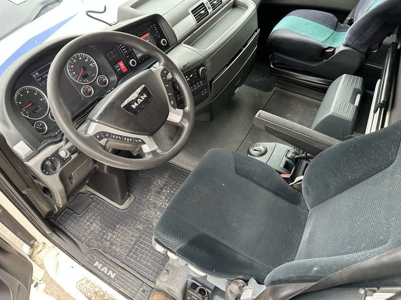 Tractor unit MAN TGX 18.440 chnr *EM* - RETARDER - PTO HYDR - FRIGO - SPOILERS - EURO 6 - CAMERA - AUTO -  BE TRUCK: picture 9