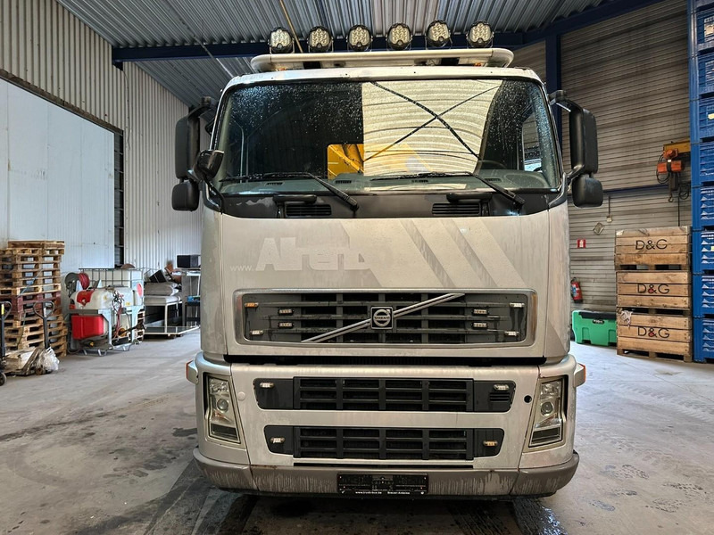 Volvo FH12-420 8x4 HOOKLIFT AJK + CRANE EFFER 250 - 3S - RADIO - TRIDEM LIFT + STEERING AXLE - I SHIFT - BE TRUCK - Hook lift truck, Crane truck: picture 2 Volvo FH12-420 8x4 HOOKLIFT AJK + CRANE EFFER 250 - 3S - RADIO - TRIDEM LIFT + STEERING AXLE - I SHIFT - BE TRUCK - Hook lift truck, Crane truck: picture 2