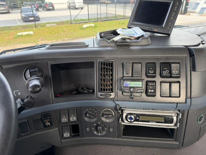 Hook lift truck, Crane truck Volvo FM 400 6x2 HOOKLIFT + CRANE PALFINGER PK 15500 B (2x) - 5/6 F - MANUAL - EURO 4 - BE TRUCK: picture 16 Hook lift truck, Crane truck Volvo FM 400 6x2 HOOKLIFT + CRANE PALFINGER PK 15500 B (2x) - 5/6 F - MANUAL - EURO 4 - BE TRUCK: picture 16