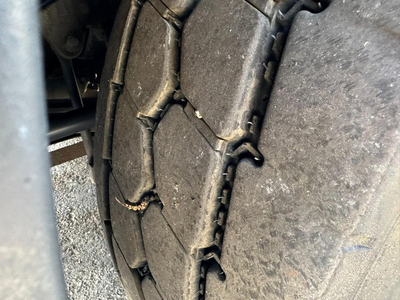 Crane truck Volvo FMX 330 8x4 TRIDEM + CRANE EFFER 265 / 6S - PLATFORM 7m50 - EURO 6 - RADIO - *473.000km* - TÜV 05/2026 - BE TRUCK: picture 20 Crane truck Volvo FMX 330 8x4 TRIDEM + CRANE EFFER 265 / 6S - PLATFORM 7m50 - EURO 6 - RADIO - *473.000km* - TÜV 05/2026 - BE TRUCK: picture 20