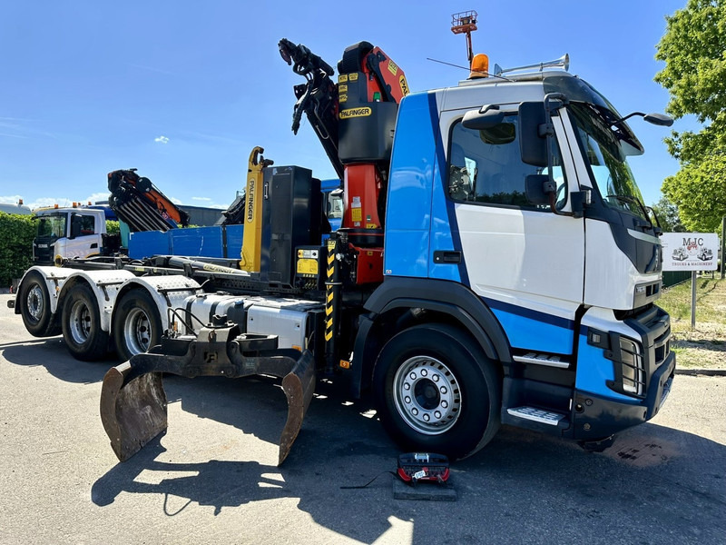Volvo FMX 460 8x4 TRIDEM HOOKLIFT + CRANE PK 23002 SH + GRABBER / ROTATOR - EURO 6 - LIFT + STEERING AXLE - *374.000km* - EXT BUMPER - Hook lift truck, Crane truck: picture 2 Volvo FMX 460 8x4 TRIDEM HOOKLIFT + CRANE PK 23002 SH + GRABBER / ROTATOR - EURO 6 - LIFT + STEERING AXLE - *374.000km* - EXT BUMPER - Hook lift truck, Crane truck: picture 2