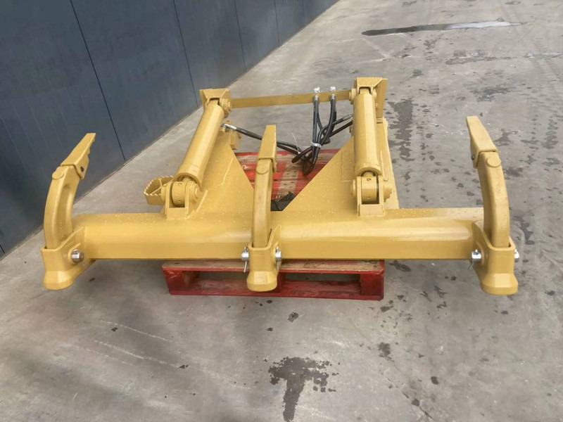 Cat D5N Ripper - Attachment for Construction machinery: picture 2 Cat D5N Ripper - Attachment for Construction machinery: picture 2