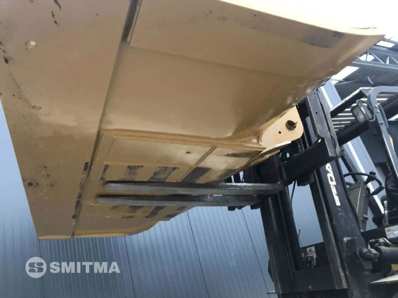Cat 972H - Bucket for Construction machinery: picture 5 Cat 972H - Bucket for Construction machinery: picture 5