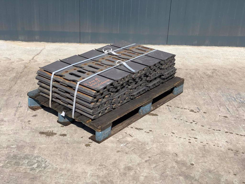 Hyundai R280 / R290 / R320 Shoes/Pads - Frame/ Chassis for Construction machinery: picture 1 Hyundai R280 / R290 / R320 Shoes/Pads - Frame/ Chassis for Construction machinery: picture 1