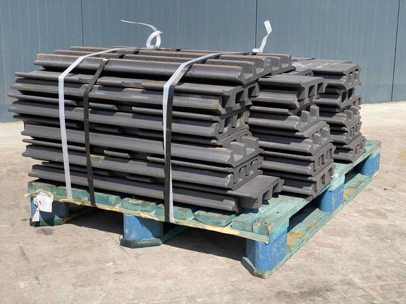 Komatsu PC300 / PC360 / PC400 Shoes/Pads - Frame/ Chassis for Construction machinery: picture 4 Komatsu PC300 / PC360 / PC400 Shoes/Pads - Frame/ Chassis for Construction machinery: picture 4