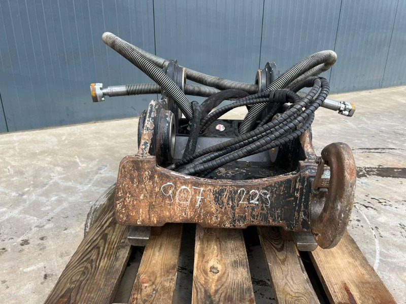 OilQuick OQ70/55 - 320E / 325F - Quick coupler for Construction machinery: picture 2 OilQuick OQ70/55 - 320E / 325F - Quick coupler for Construction machinery: picture 2