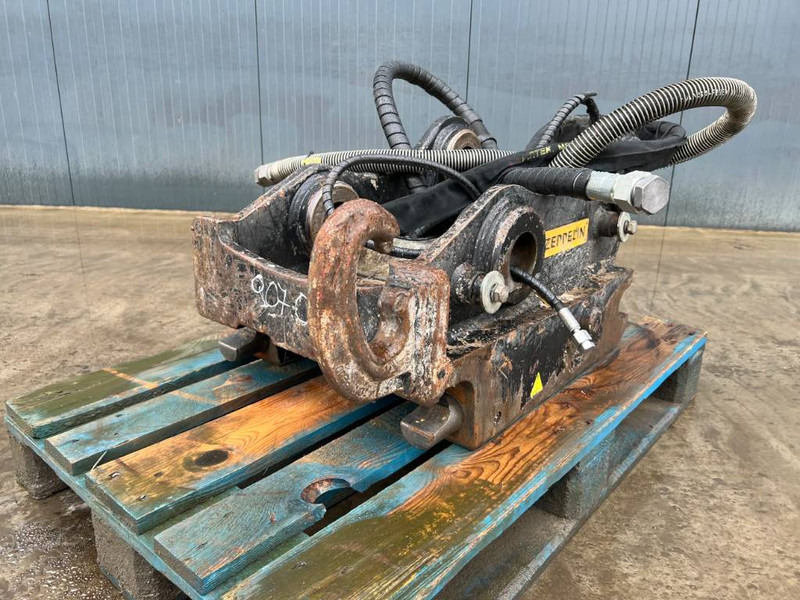OilQuick OQ80 - M322D - Quick coupler for Construction machinery: picture 1 OilQuick OQ80 - M322D - Quick coupler for Construction machinery: picture 1
