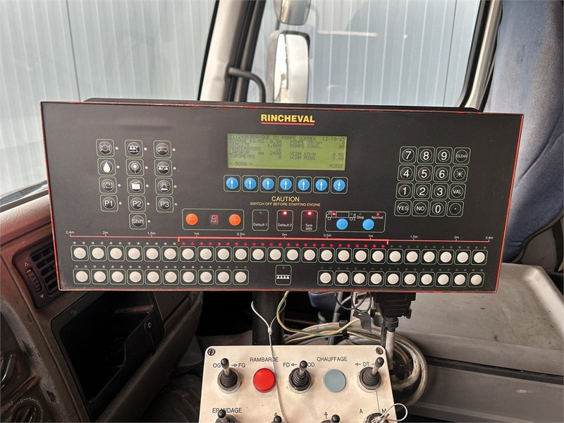 Asphalt distributor for transportation of bitumen Renault Rincheval - 12.000 Liter: picture 11