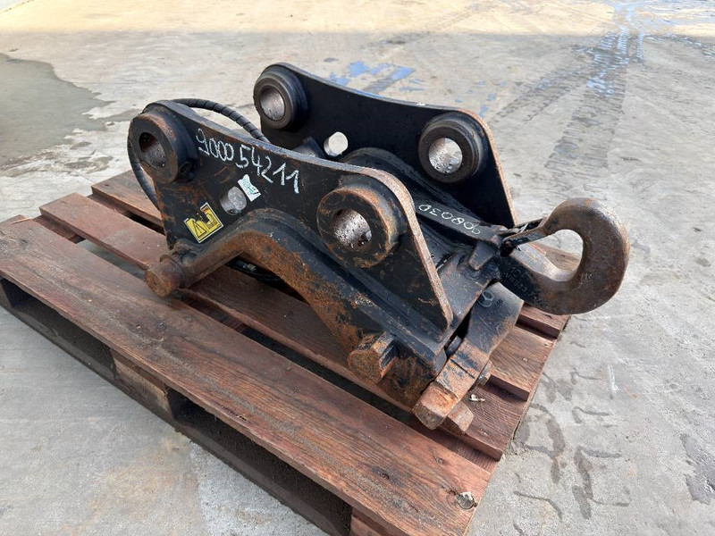 Verachtert CW20S - 312 / 311F / 313F / 315F - Quick coupler for Construction machinery: picture 3 Verachtert CW20S - 312 / 311F / 313F / 315F - Quick coupler for Construction machinery: picture 3