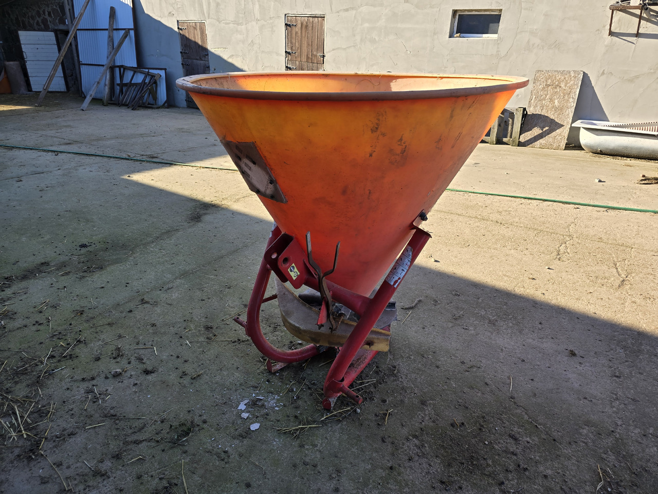 DEXWAL 500 L - Fertilizer spreader: picture 3 DEXWAL 500 L - Fertilizer spreader: picture 3