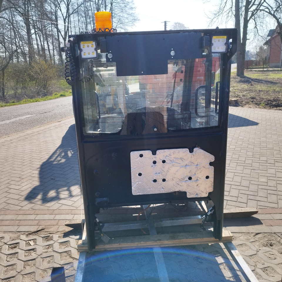 JCB 403 - Cab for Construction machinery: picture 5 JCB 403 - Cab for Construction machinery: picture 5