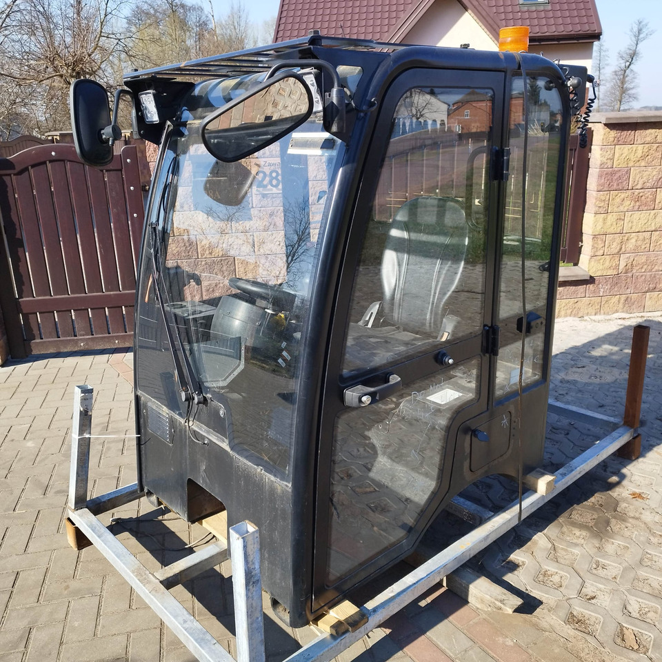 JCB 403 - Cab for Construction machinery: picture 3 JCB 403 - Cab for Construction machinery: picture 3