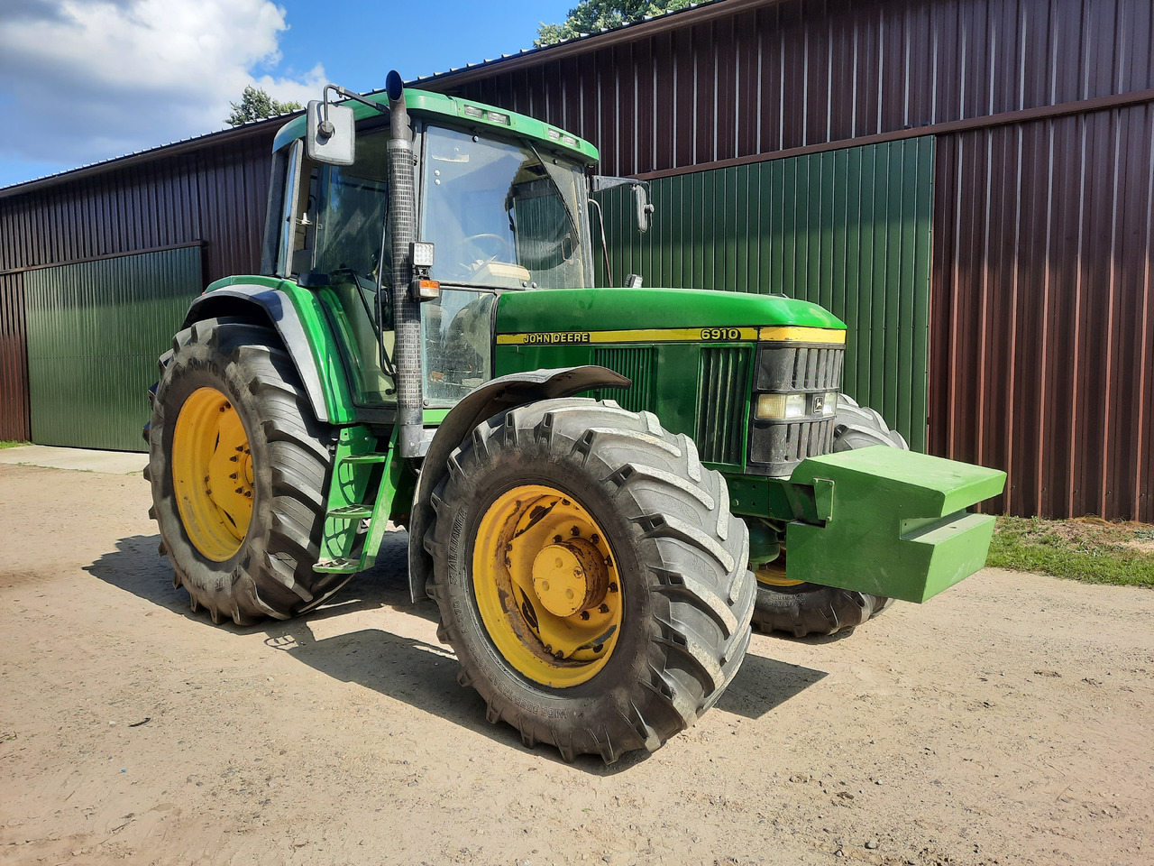 JOHN DEERE 6910 - Farm tractor: picture 4 JOHN DEERE 6910 - Farm tractor: picture 4