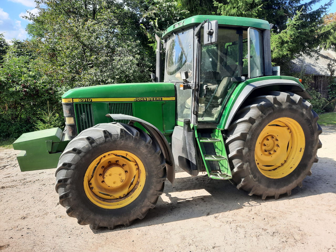 JOHN DEERE 6910 - Farm tractor: picture 3 JOHN DEERE 6910 - Farm tractor: picture 3