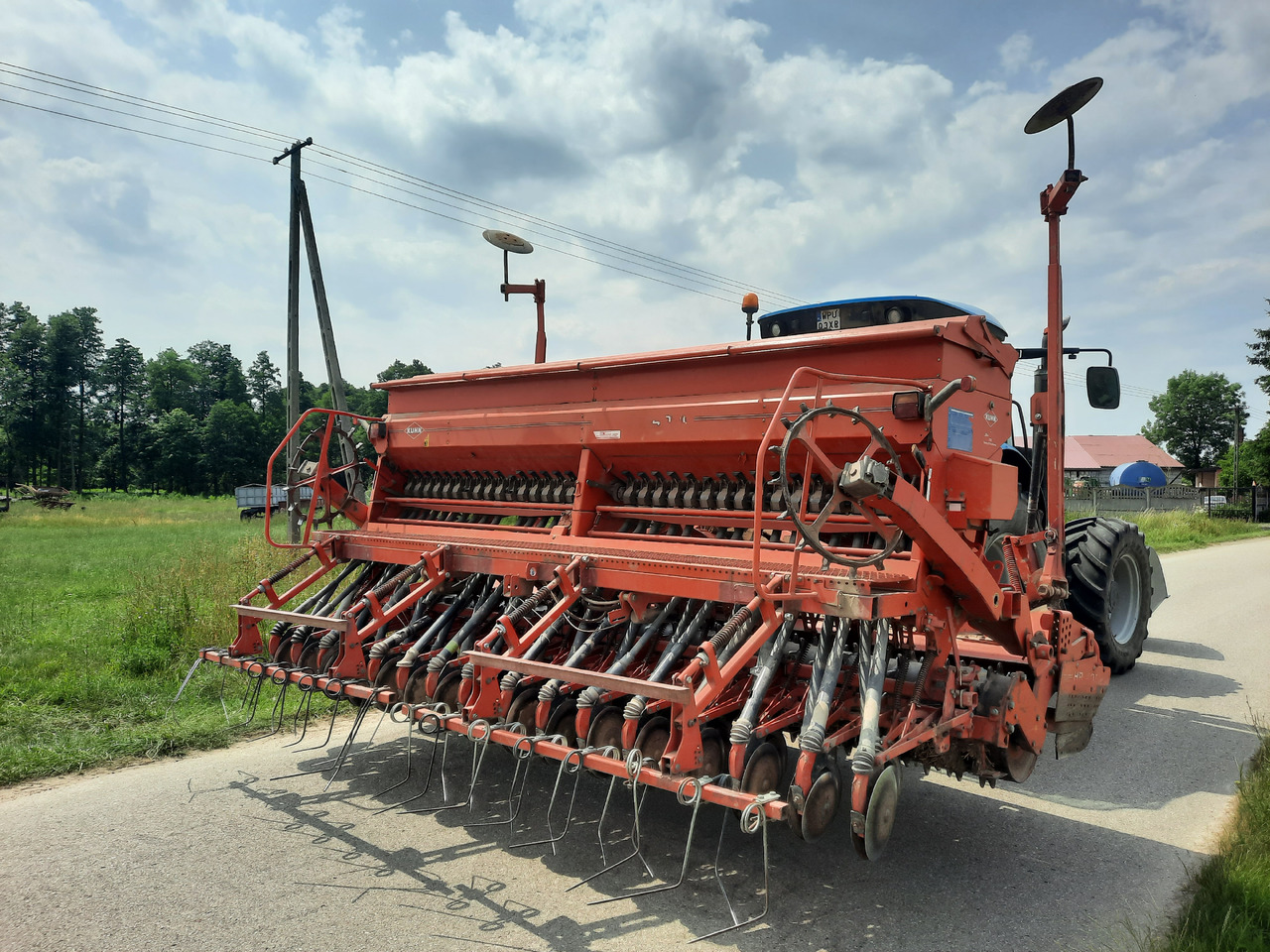 KUHN HR4003D INTEGRA 4000 - Combine seed drill: picture 5 KUHN HR4003D INTEGRA 4000 - Combine seed drill: picture 5