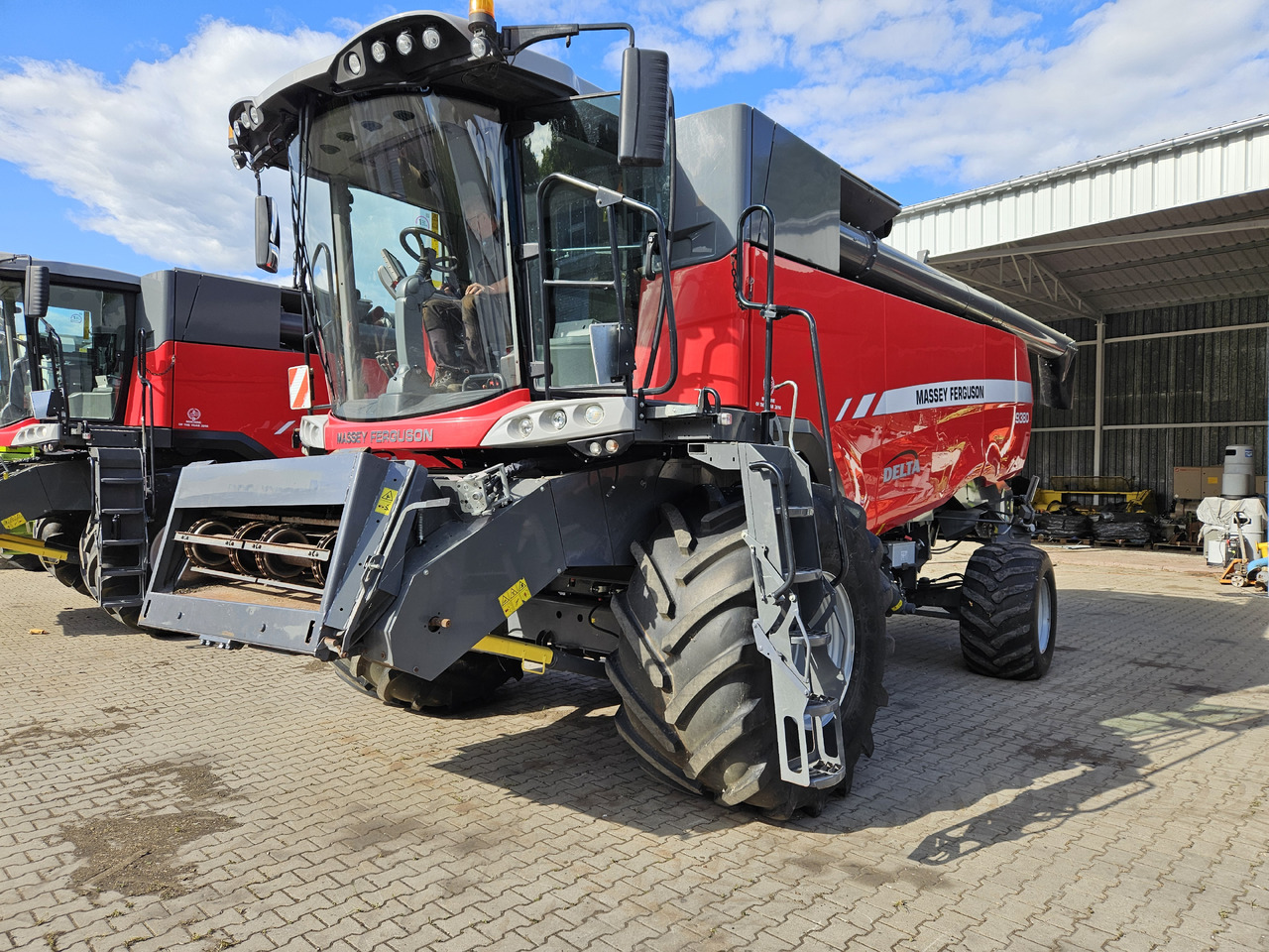 Massey Ferguson Delta 9380 - Combine harvester: picture 1 Massey Ferguson Delta 9380 - Combine harvester: picture 1