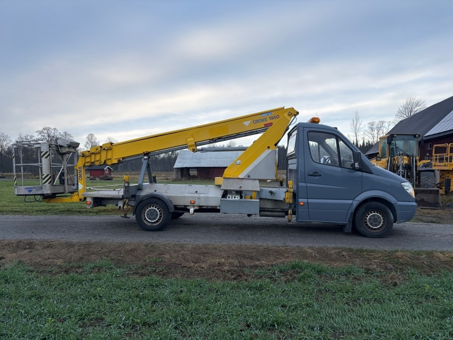 Mercedes Benz Sprinter - Truck mounted aerial platform: picture 5 Mercedes Benz Sprinter - Truck mounted aerial platform: picture 5
