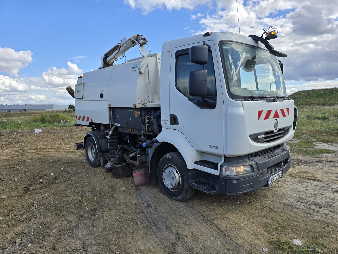 RENAULT Midlum - Road sweeper: picture 1 RENAULT Midlum - Road sweeper: picture 1