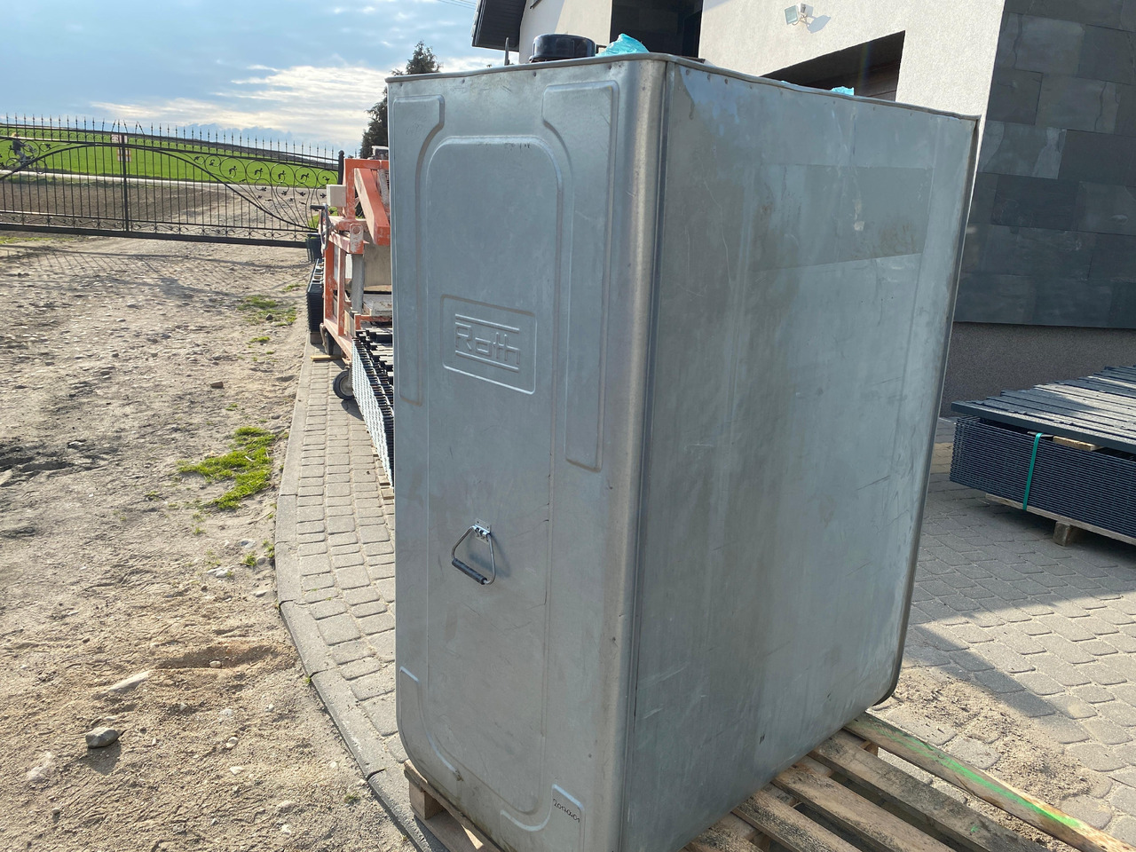 ROTH DWT 1000L - Storage tank: picture 1 ROTH DWT 1000L - Storage tank: picture 1