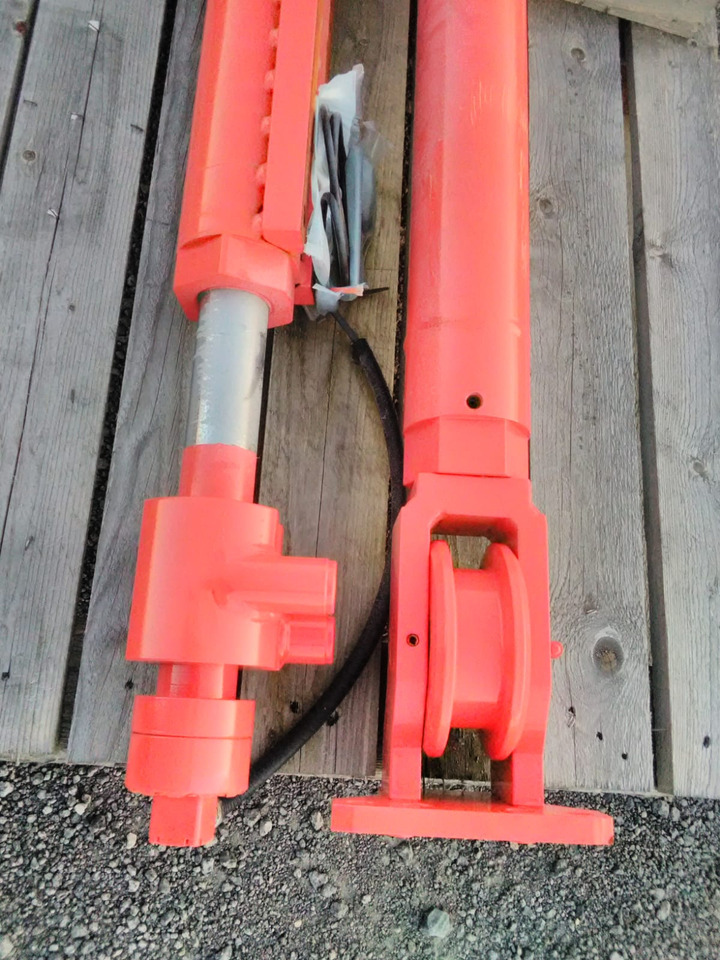 SANDVIK BG01194489 - Hydraulic cylinder for Drilling rig: picture 5 SANDVIK BG01194489 - Hydraulic cylinder for Drilling rig: picture 5