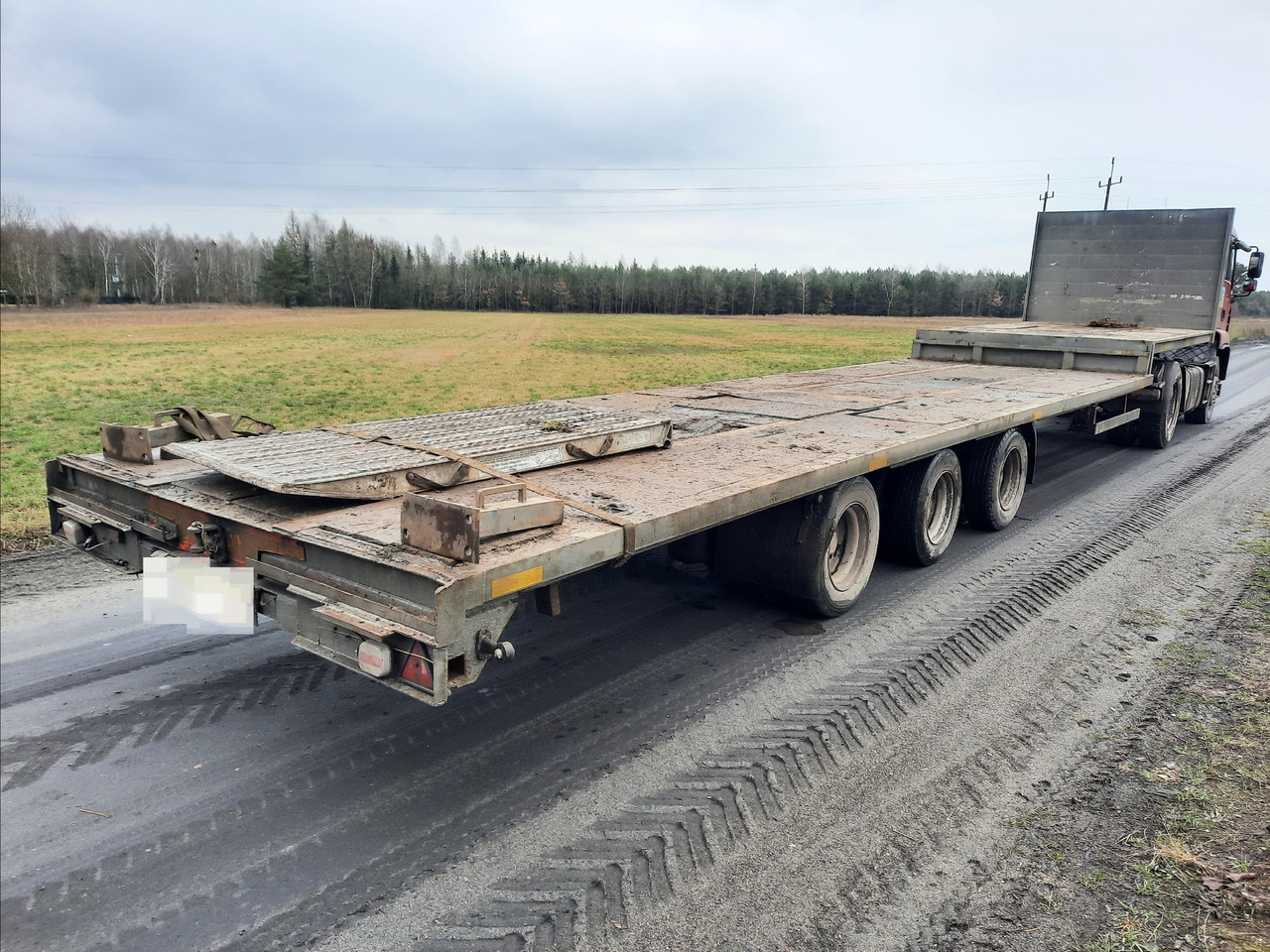 Fruehauf CNPTA3 - Low loader semi-trailer: picture 1 Fruehauf CNPTA3 - Low loader semi-trailer: picture 1