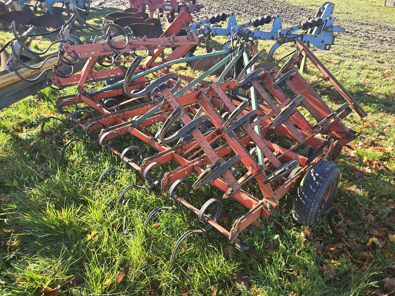 Kverneland 4 m - Cultivator: picture 1 Kverneland 4 m - Cultivator: picture 1