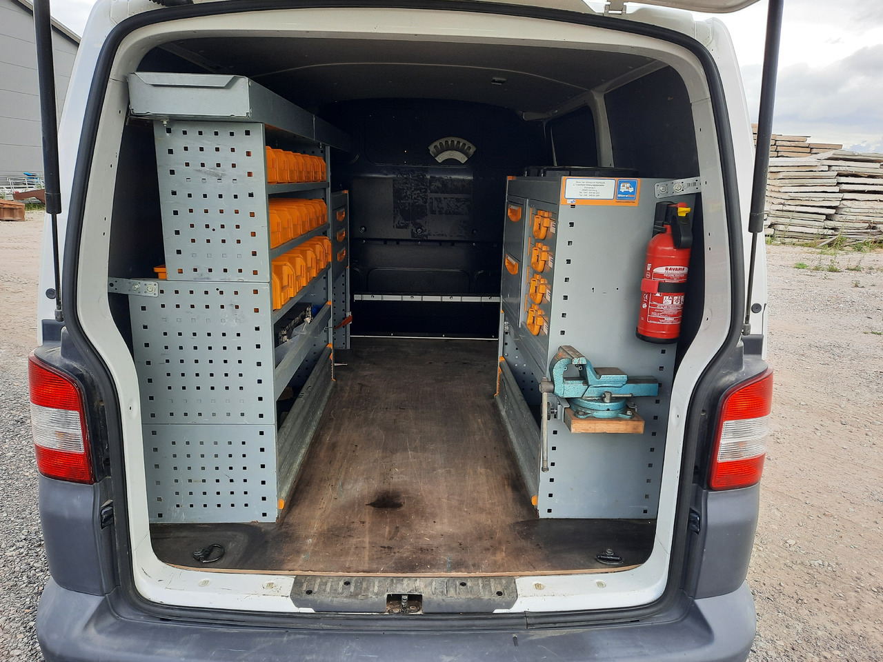 Volkswagen Transporter - Car: picture 2 Volkswagen Transporter - Car: picture 2